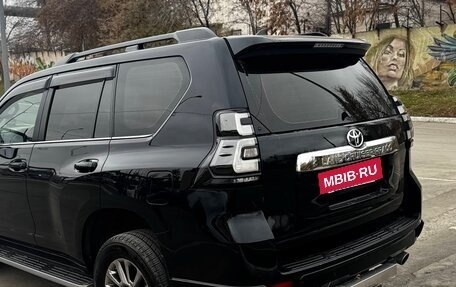 Toyota Land Cruiser Prado 150 рестайлинг 2, 2019 год, 5 300 000 рублей, 3 фотография