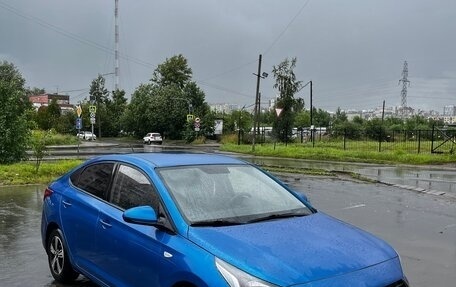 Hyundai Solaris II рестайлинг, 2017 год, 770 000 рублей, 1 фотография