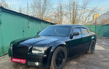 Chrysler 300C II, 2005 год, 850 000 рублей, 2 фотография