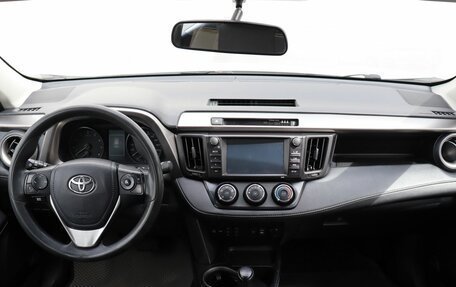 Toyota RAV4, 2016 год, 1 869 000 рублей, 5 фотография