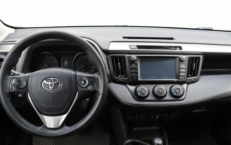 Toyota RAV4, 2016 год, 1 869 000 рублей, 6 фотография
