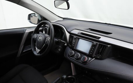 Toyota RAV4, 2016 год, 1 869 000 рублей, 18 фотография