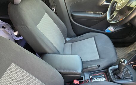 Volkswagen Polo VI (EU Market), 2010 год, 500 000 рублей, 17 фотография