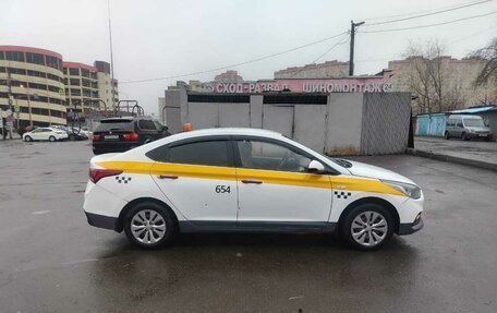 Hyundai Solaris II рестайлинг, 2017 год, 540 000 рублей, 2 фотография