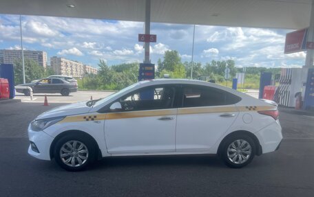 Hyundai Solaris II рестайлинг, 2017 год, 525 000 рублей, 3 фотография