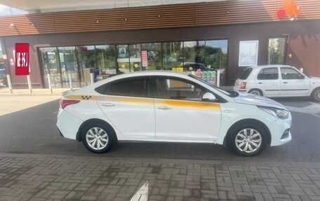 Hyundai Solaris II рестайлинг, 2017 год, 525 000 рублей, 2 фотография