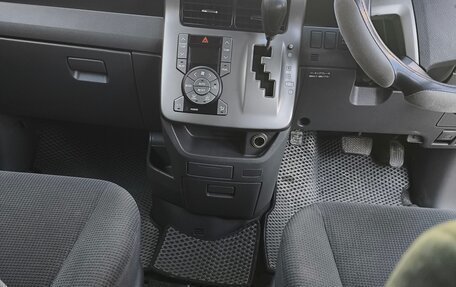 Toyota Voxy II, 2007 год, 1 280 000 рублей, 8 фотография