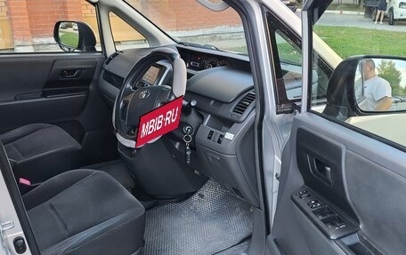 Toyota Voxy II, 2007 год, 1 280 000 рублей, 9 фотография
