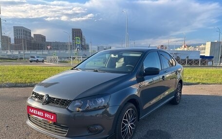 Volkswagen Polo VI (EU Market), 2013 год, 750 000 рублей, 2 фотография