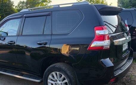 Toyota Land Cruiser Prado 150 рестайлинг 2, 2014 год, 3 250 000 рублей, 5 фотография