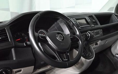 Volkswagen Caravelle T6 рестайлинг, 2019 год, 3 280 000 рублей, 17 фотография