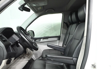 Volkswagen Caravelle T6 рестайлинг, 2019 год, 3 280 000 рублей, 18 фотография