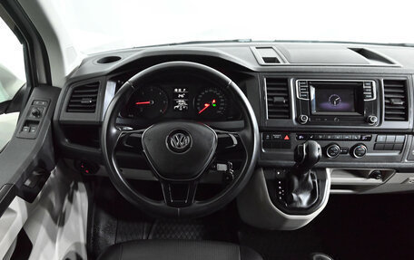 Volkswagen Caravelle T6 рестайлинг, 2019 год, 3 280 000 рублей, 13 фотография
