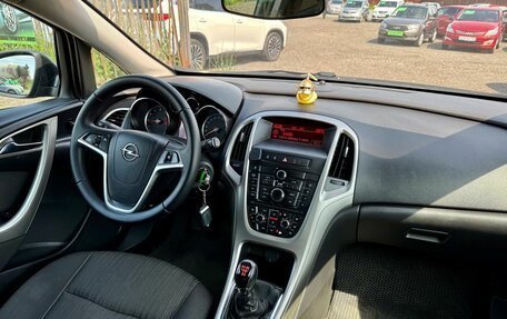 Opel Astra J, 2011 год, 569 000 рублей, 15 фотография