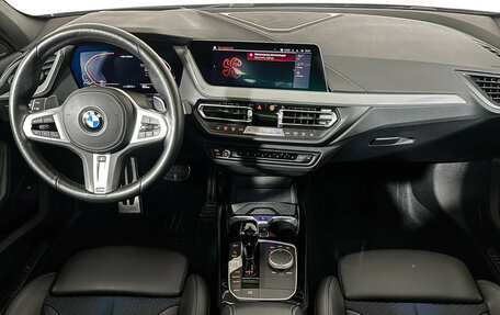 BMW 1 серия, 2022 год, 5 300 000 рублей, 13 фотография