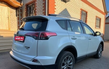 Toyota RAV4, 2019 год, 2 950 000 рублей, 4 фотография