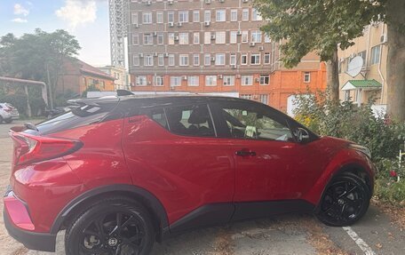 Toyota C-HR I рестайлинг, 2021 год, 2 200 000 рублей, 3 фотография