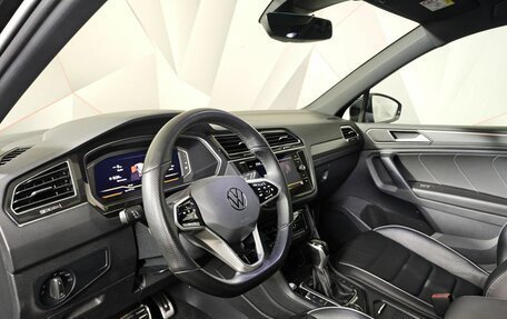 Volkswagen Tiguan II, 2021 год, 4 200 000 рублей, 19 фотография