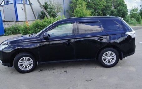 Mitsubishi Outlander III рестайлинг 3, 2013 год, 1 200 000 рублей, 3 фотография
