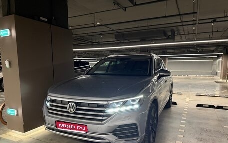 Volkswagen Touareg III, 2019 год, 5 900 000 рублей, 1 фотография