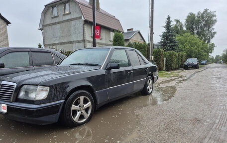 Mercedes-Benz W124, 1990 год, 165 000 рублей, 1 фотография