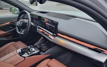 BMW 5 серия, 2025 год, 9 000 000 рублей, 16 фотография