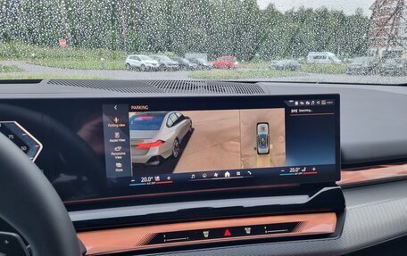 BMW 5 серия, 2025 год, 9 000 000 рублей, 24 фотография
