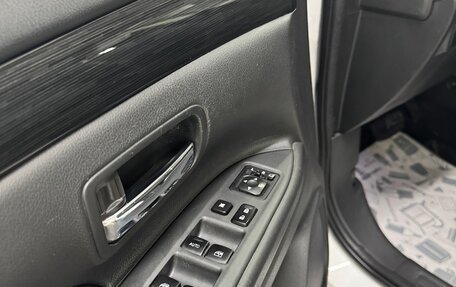 Mitsubishi Outlander III рестайлинг 3, 2018 год, 1 950 000 рублей, 2 фотография