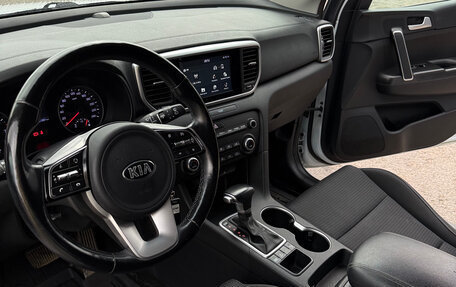 KIA Sportage IV рестайлинг, 2018 год, 1 980 000 рублей, 6 фотография