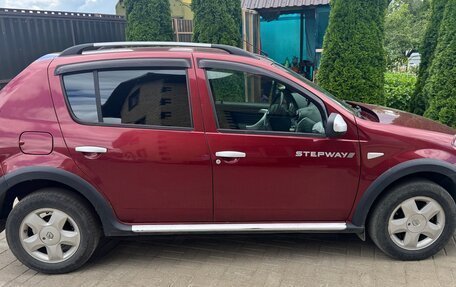Renault Sandero I, 2012 год, 700 000 рублей, 2 фотография