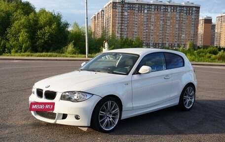 BMW 1 серия, 2011 год, 890 000 рублей, 1 фотография