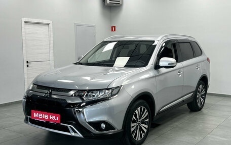 Mitsubishi Outlander III рестайлинг 3, 2020 год, 2 650 000 рублей, 1 фотография