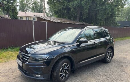 Volkswagen Tiguan II, 2018 год, 2 990 000 рублей, 2 фотография