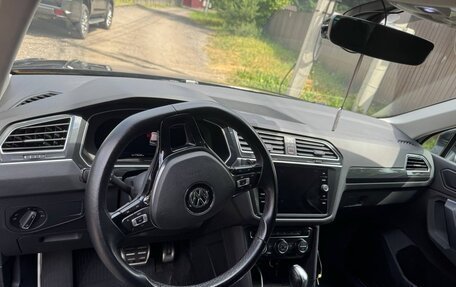 Volkswagen Tiguan II, 2018 год, 2 990 000 рублей, 9 фотография