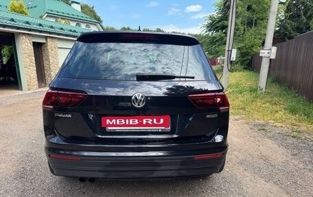 Volkswagen Tiguan II, 2018 год, 2 990 000 рублей, 6 фотография
