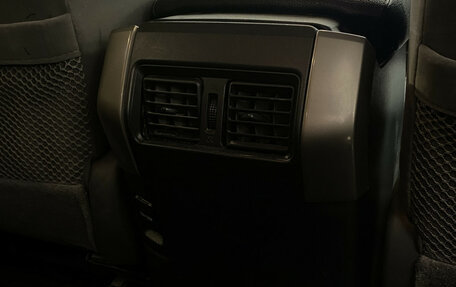 Toyota Land Cruiser Prado 150 рестайлинг 2, 2012 год, 2 190 000 рублей, 10 фотография