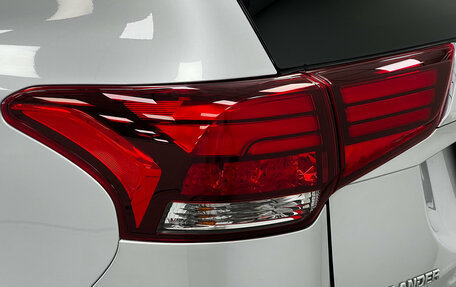 Mitsubishi Outlander III рестайлинг 3, 2020 год, 2 650 000 рублей, 8 фотография