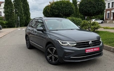 Volkswagen Tiguan II, 2021 год, 3 590 000 рублей, 1 фотография