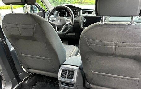 Volkswagen Tiguan II, 2021 год, 3 590 000 рублей, 13 фотография