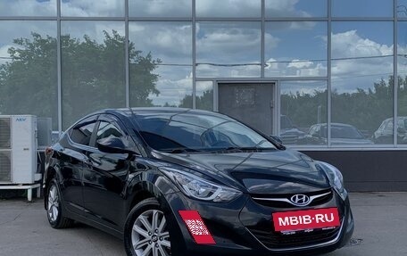 Hyundai Elantra V, 2015 год, 979 000 рублей, 3 фотография