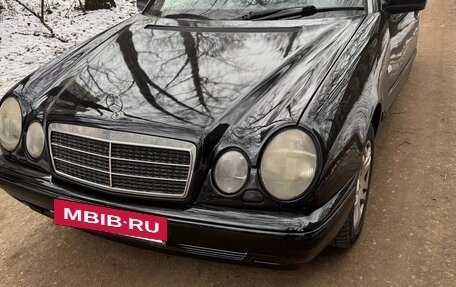 Mercedes-Benz E-Класс, 1998 год, 350 000 рублей, 4 фотография