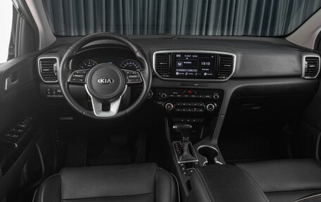 KIA Sportage IV рестайлинг, 2021 год, 2 459 000 рублей, 8 фотография