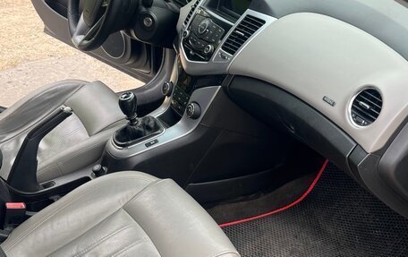 Chevrolet Cruze II, 2012 год, 590 000 рублей, 7 фотография