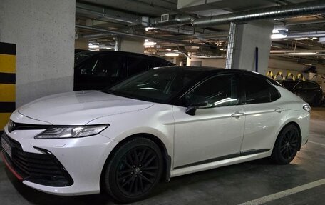 Toyota Camry, 2021 год, 3 550 000 рублей, 3 фотография