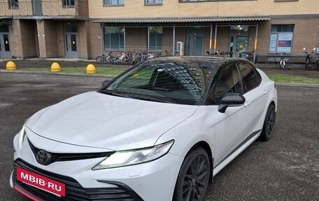 Toyota Camry, 2021 год, 3 550 000 рублей, 6 фотография
