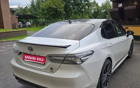 Toyota Camry, 2021 год, 3 550 000 рублей, 10 фотография