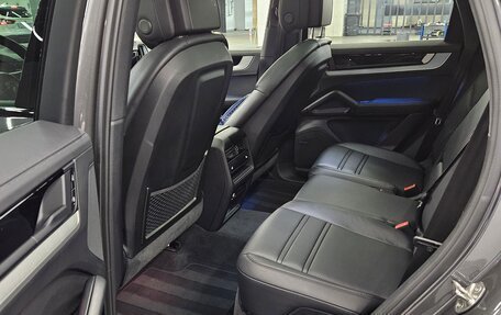 Porsche Cayenne III, 2024 год, 14 500 000 рублей, 20 фотография