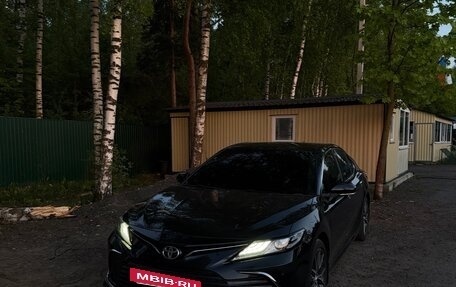 Toyota Camry, 2022 год, 3 099 000 рублей, 2 фотография