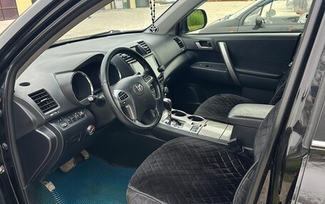 Toyota Highlander III, 2013 год, 1 790 000 рублей, 4 фотография