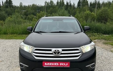 Toyota Highlander III, 2013 год, 1 790 000 рублей, 1 фотография